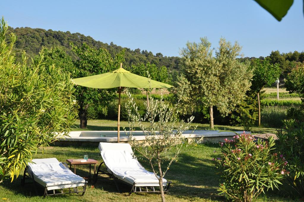 Le Mas En Provence Bed and Breakfast Entrechaux Exteriör bild